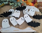 wooden bat ornaments, ghost ornaments, Halloween ornaments, Halloween bats, hanging wood bats, fall decorations, fall ornaments