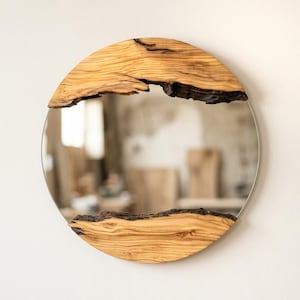 Espejo de pared rústico de madera de olivo, arte de pared de madera con borde natural, espejo redondo de madera imagen 3