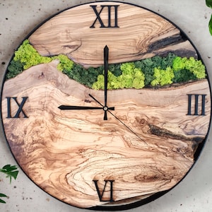 Round Frame Preserved Moss Wood Wall Clock, Natural Olive Wood Art