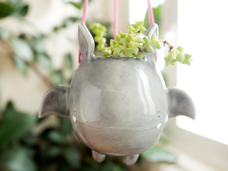 Flying Bat Hanging Plant Holder. A Cute Bat Hanging Vase in Ceramic. Handmade in Italy. Halloween Decoration. zdjęcie 8