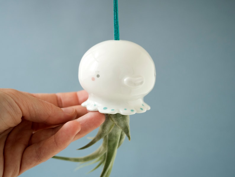 Jardinière suspendue méduse. Une jolie méduse à jardinière conçue pour contenir des plantes aériennes. Céramique faite main en Italie. image 8