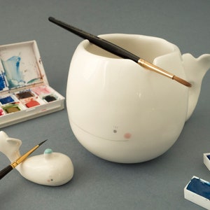 Recipiente para agua y soporte para pinceles con forma de ballena. Kit o artículo individual. Recipiente para pinceles de regalo para artistas. Cerámica hecha a mano en Italia.