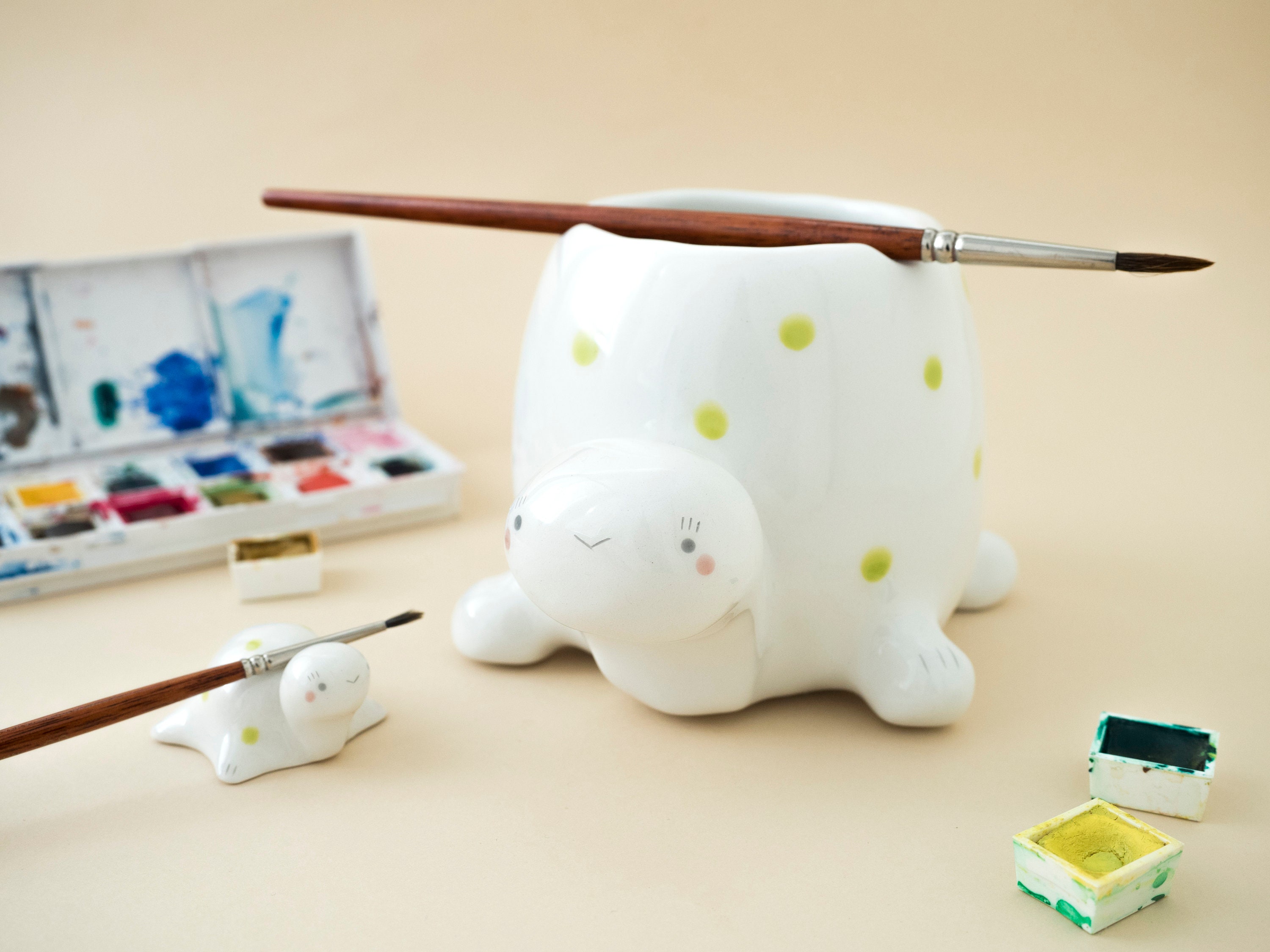 Paint Brush Rest for Artists, Painters and Hobbyists With Ladybug