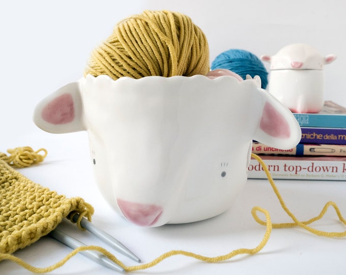 Bol en fil de céramique en forme de mouton, bol à tricoter ou bol au crochet. Cadeau spécial pour les accros du tricot ou du crochet. Porte-fil, fait main en Italie.