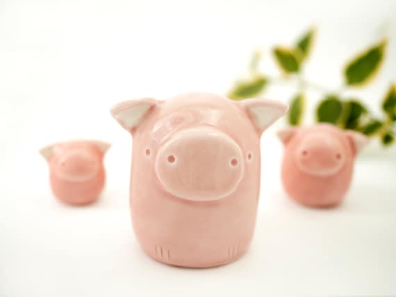 リトルピッグファームハウス。キッチンを飾るかわいい陶器の子豚 