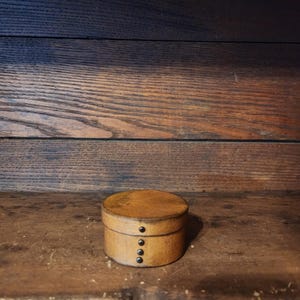 Small Primitive Hand distressed Box