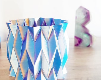 Geometric 3D Printed Plant Pot - Iridescent Diamond Pattern Planter - Modern Indoor Succulent or Cactus Pot - Unique Home Decor Gift
