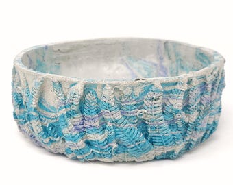 Fern Leaf Concrete Planter – Hand-Cast Botanical Pot for Succulents & Small Houseplants