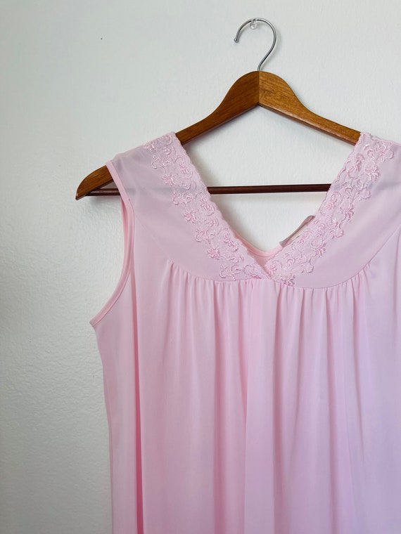 Vintage Light Pink Nightgown & Robe Set - Size Sm… - image 9