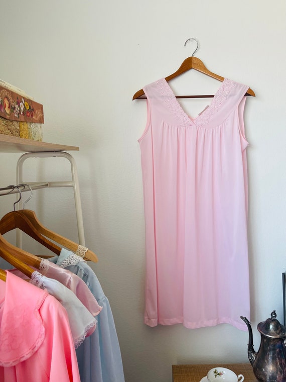 Vintage Light Pink Nightgown & Robe Set - Size Sm… - image 10