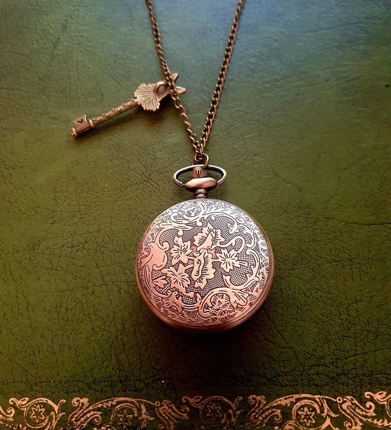 Alice in Wonderland Pocketwatch Necklace with White Rabbit Key image 3