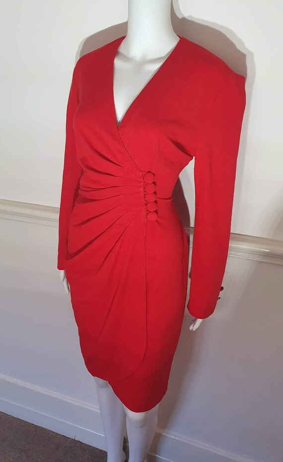 cue red dress