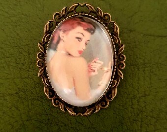 Pin-up Hollywood Bombshell Handmade Cameo Vintage Retro Style Brooch