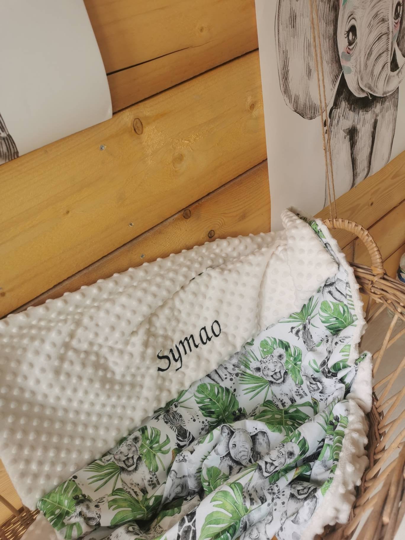 Couverture de lit bébé Minky & coton Brodée au prénom Envoi offert via  mondial relay -  France