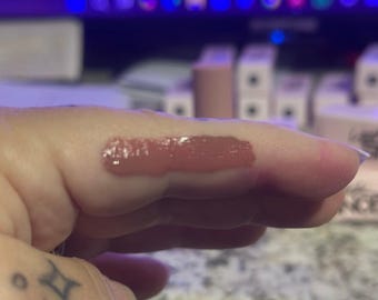 M32 Matte Vegan Lipstick
