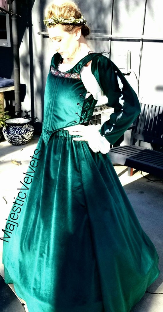 Green Velvet Renaissance Victorian Dress for Cosplay