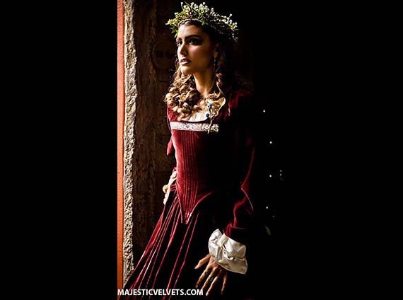 Renaissance Medieval WINE  Velvet "Gabriella" Dress Clothing Bodice Skirt Pearl Detachable sleeves HALLOWEEN COSTUME Madrigals Dickens #1