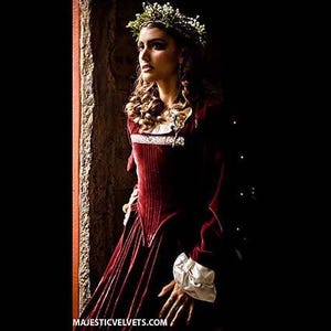 Oferta niestandardowa - 3-częściowa sukienka renesansowa z aksamitu w kolorze bordowym/wino z rękawami Tudor