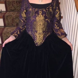 Children&#39;s 2 piece Renaissance Costume, Brocade bodice with Velvet skirt. In many colors.