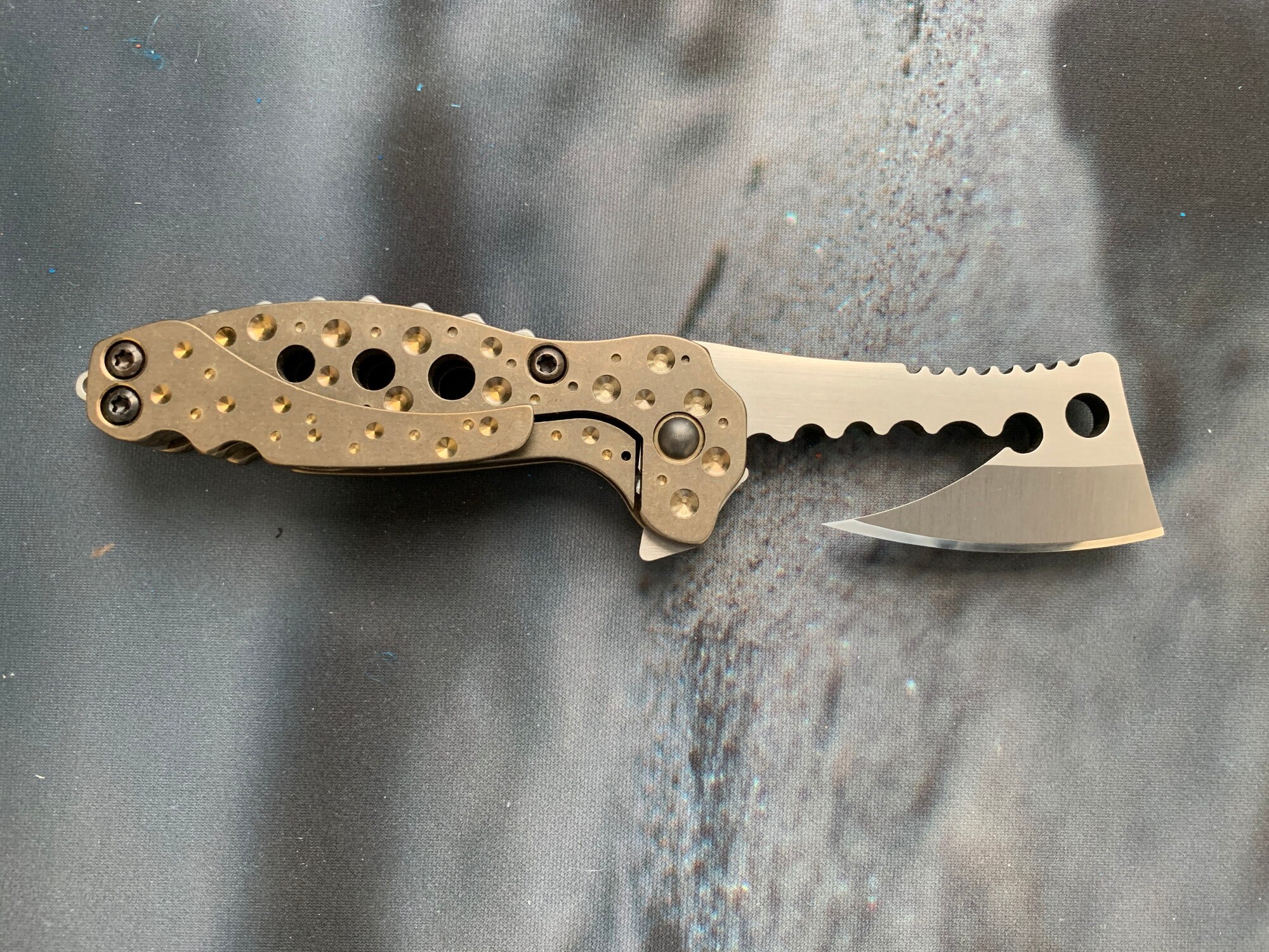 Small Ratchet Folding Knife