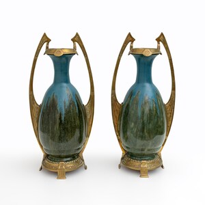 Pareja de jarrones Art Nouveau Jugendstil de bronce y cerámica, estilo Otto Eckman, 1900