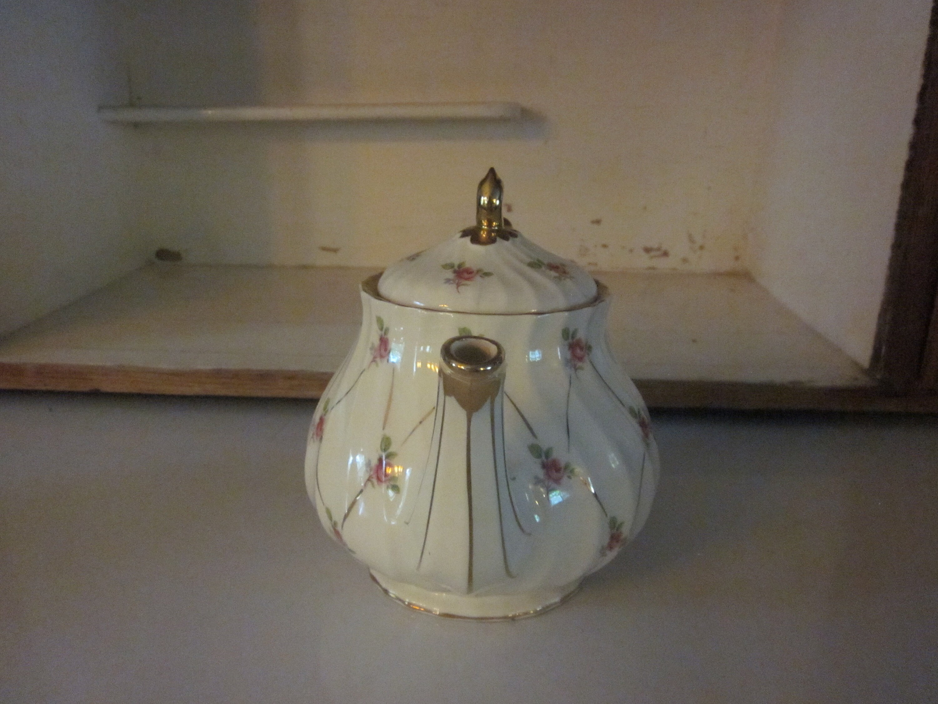Sadler White Ditsy Rose Teapot Swirl Teapot Pink Rosebuds Gilt Etsy