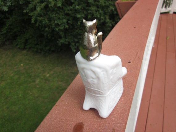 Vintage Avon Bottle Sitting Pretty Cat On Chair Milk Glass Collectible Perfume Bottle Avon Rapture Cologne