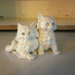 Vintage white cat figurine pair of white cats cat collectible cat figurine Angora cats Persian cats
