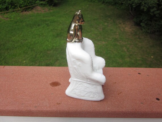 Vintage Avon Bottle Sitting Pretty Cat On Chair Milk Glass Collectible Perfume Bottle Avon Rapture Cologne