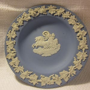 Small Wedgwood Jasperware plate blue wedgwood blue jasperware