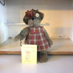 Boyds Bears Lizzie Wishkabibble com braços dobráveis de livro de histórias, pernas, urso colecionável, urso de pelúcia vintage