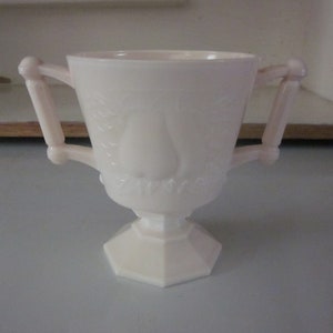 Jeannette pink milk glass Baltimore Pear urn shaped sugar bowl, no lid Pink Milk glass urn