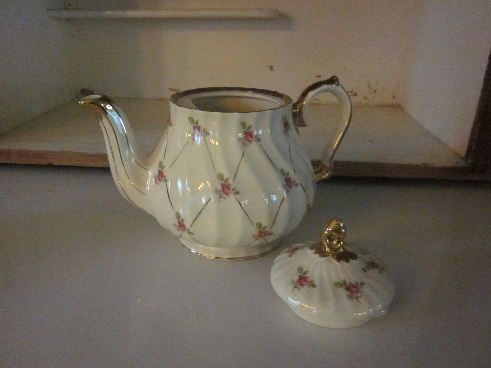 Sadler white ditsy rose teapot swirl teapot pink rosebuds gilt Etsy