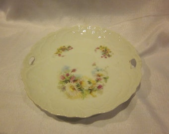 Vintage Blumen Kuchen Platte, Geprägte Porzellan Servierplatte, Shabby Chic Dekor
