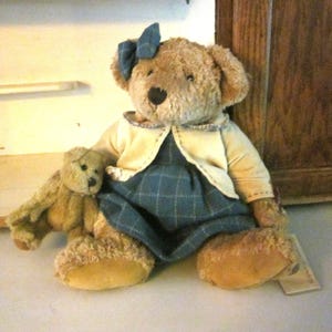 Russ Vintage Edition Bear &quot;Lady Quinn&quot; vintage collectible teddy bear plush girl bear vintage Russ toy