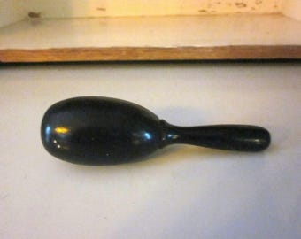 Huevo de zurcir vintage de madera negra, material de costura, decoración rústica