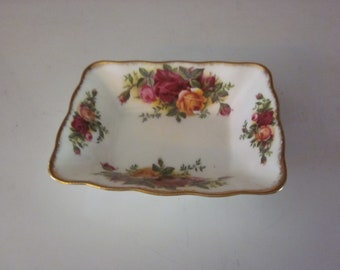 Royal Albert Old Country Roses Trinket Dish, English China, 1962