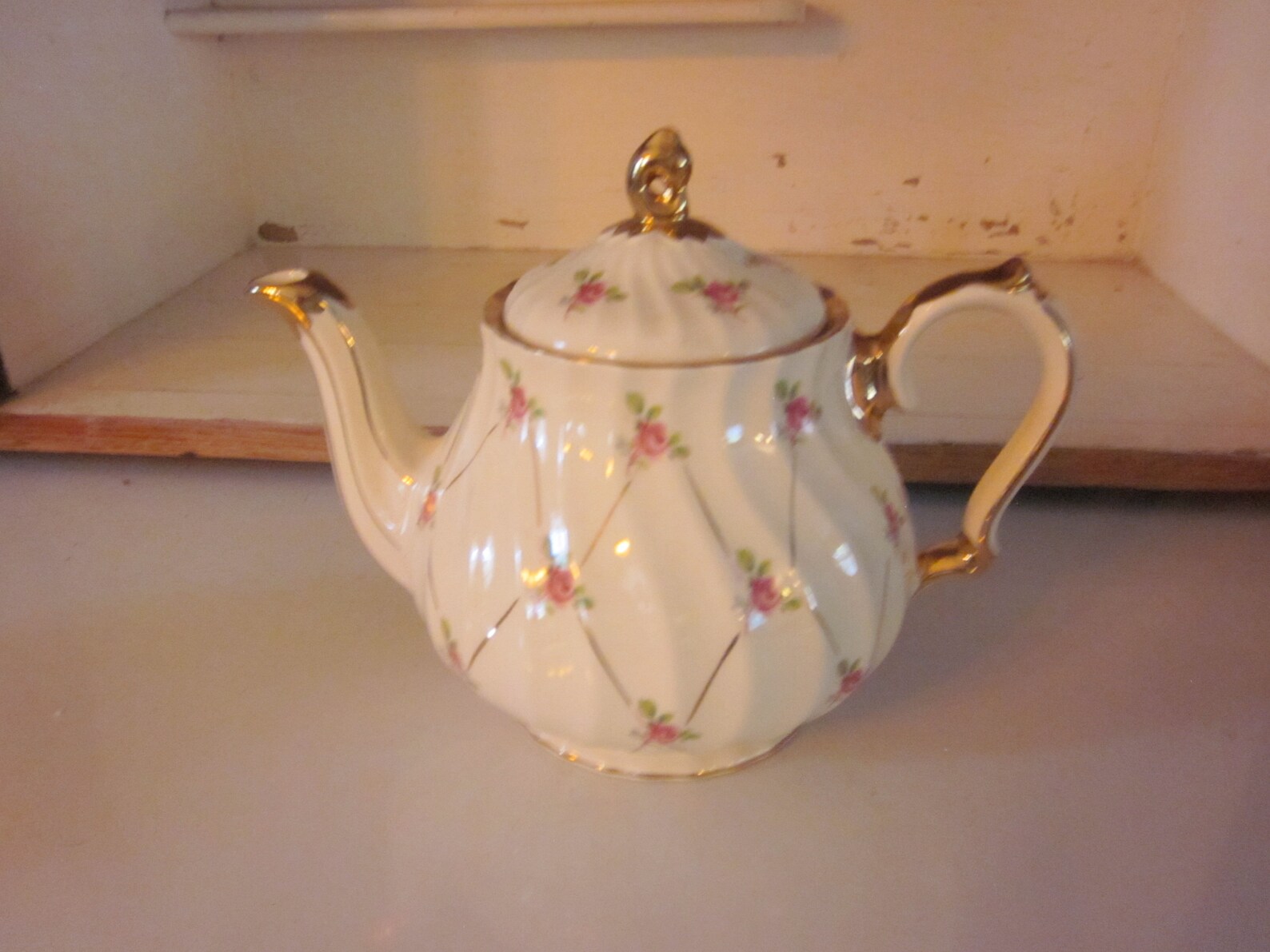 Sadler white ditsy rose teapot swirl teapot pink rosebuds gilt Etsy