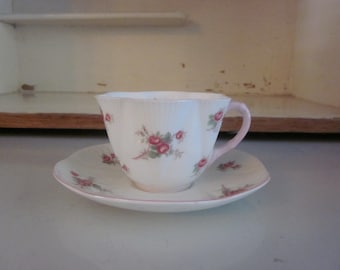 Shelley "Rose Spray" vintage teacup and saucer Shelley China England shabby chic pink rosebuds