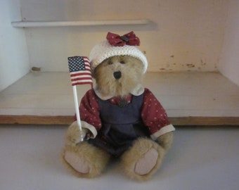 Boyds Bear Patriotic bear star blouse jumper hat holding American flag Bailey Bear? Americana Independence Day