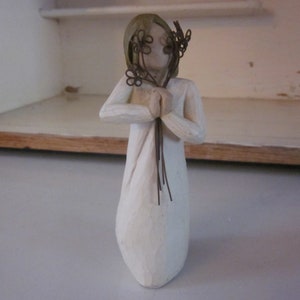 Willow Tree figurine &quot;Friendship&quot; Willow Tree collectible with wire flowers Susan Lordi for Demdaco