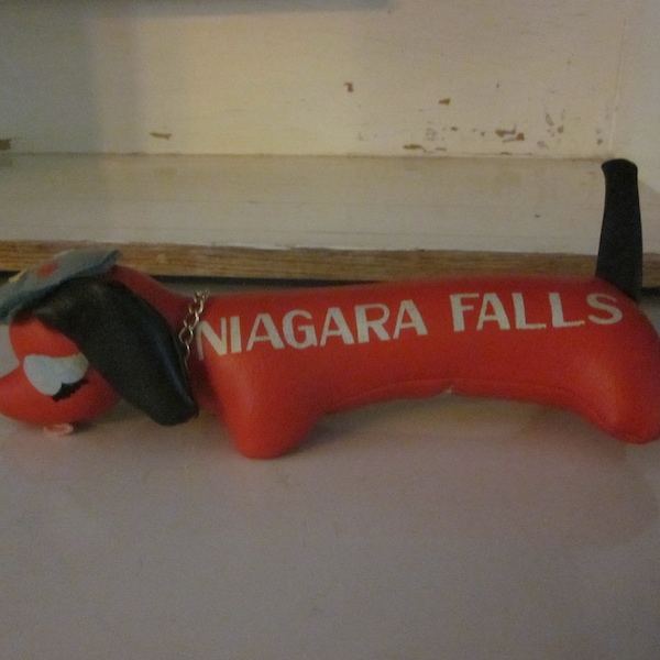 Naugahyde Niagara Falls souvenir dog vintage stuffed dachshund Naugahyde toy Niagara Falls New York