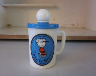 Avon Charlie Brown milk glass cup with lid Avon Charlie Brown mug Peanuts Avon collectible 1960s Avon bubble bath
