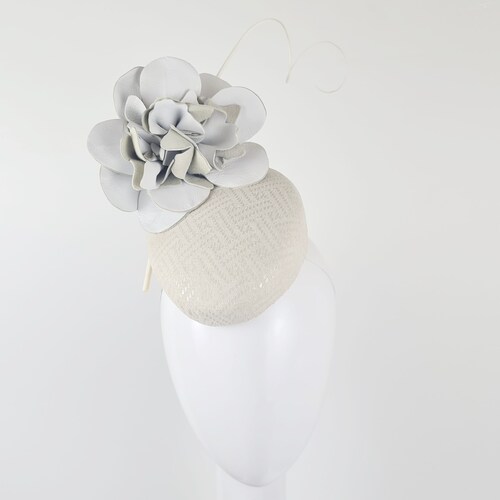 White Fascinator, White Millinery, Fascinators, Derby Hats For Women, shops Fascinator Hats, Races Headpiece, Millinery Hat, Ladies Hat - ROSA