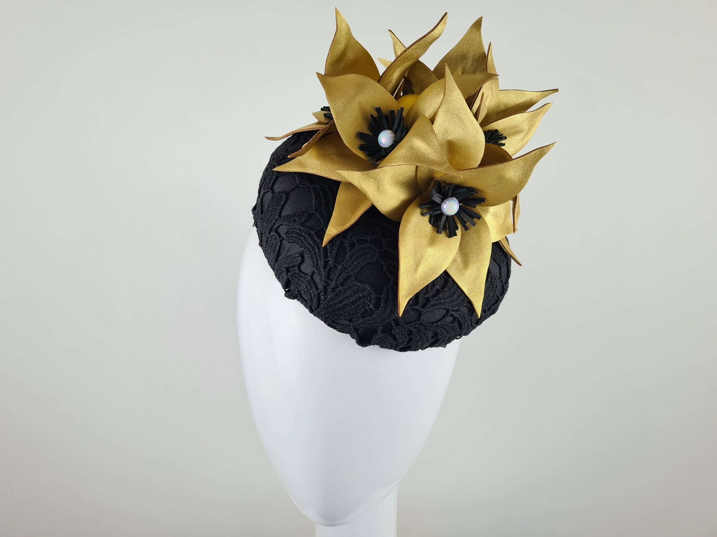 Gold Fascinator Black and Gold 