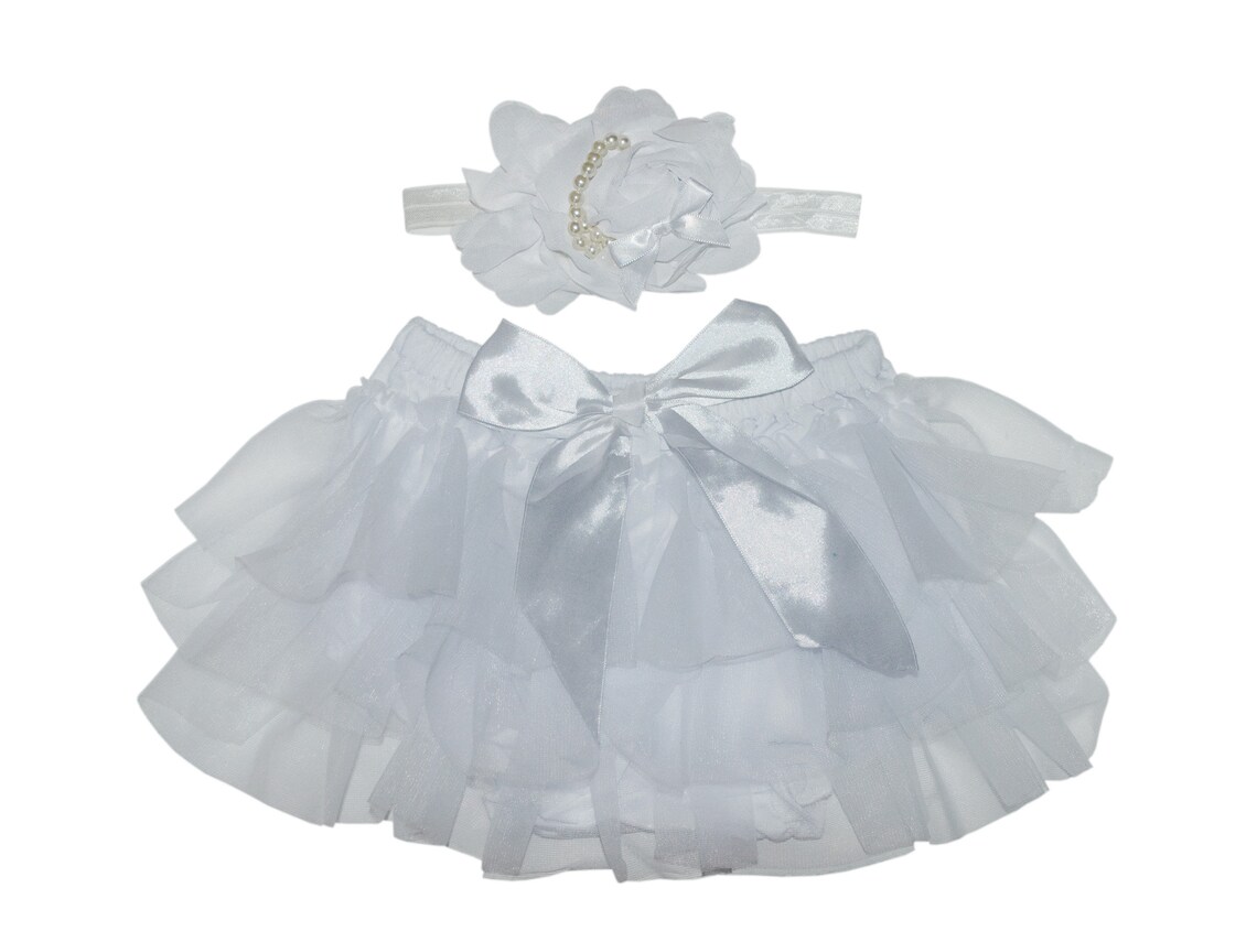 white newborn take home outfit