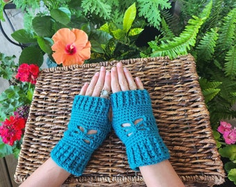 Butterfly Fingerless Gloves handmade Crochet arm warmers, office wear, gaming glove, 90s chic