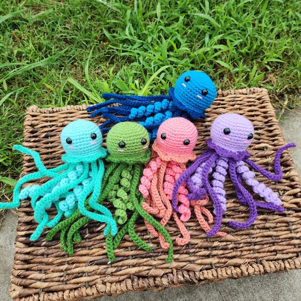 Jellyfish crochet jelly friend amigurumi preemie companion