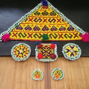 Afghansk Kuchi Tribal handgjord vintage magdansdräkt leverans klänning pärlstavda sy-på lappar etniska traditionella boho smyckesfynd.