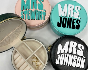 Geschenk für Braut, Schmuckbox, Reiseschmucketschere, Brautgeschenk, Brautjungfern vorschlag, personalisiertes Geschenk, Retrodruck, Retro Schmuckhülle
